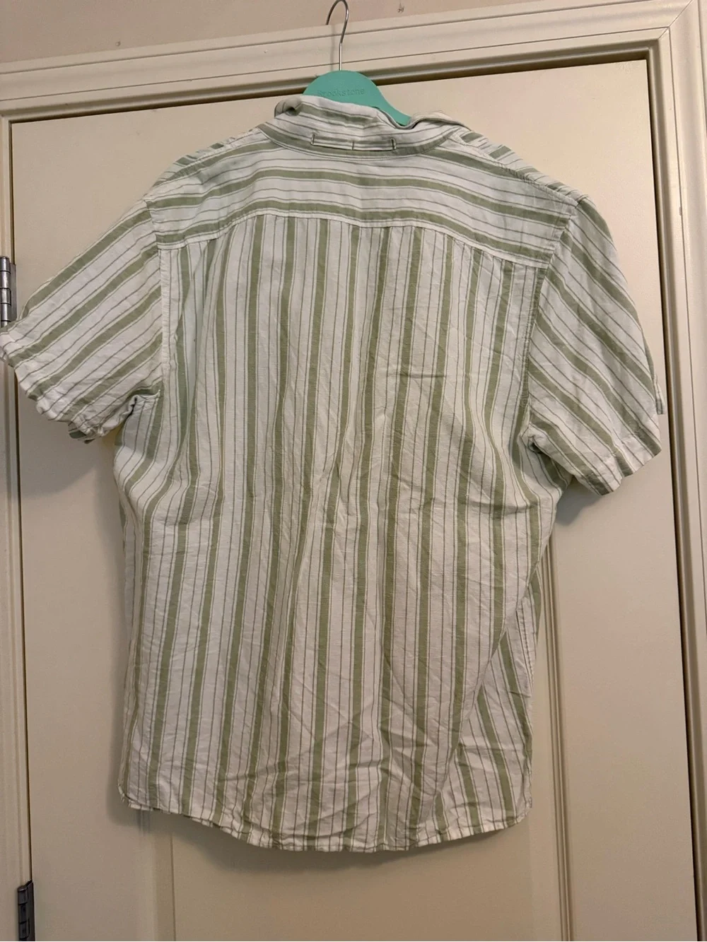 Men's Short-Sleeve Button-Up Shirt in White and Light Green Stripe